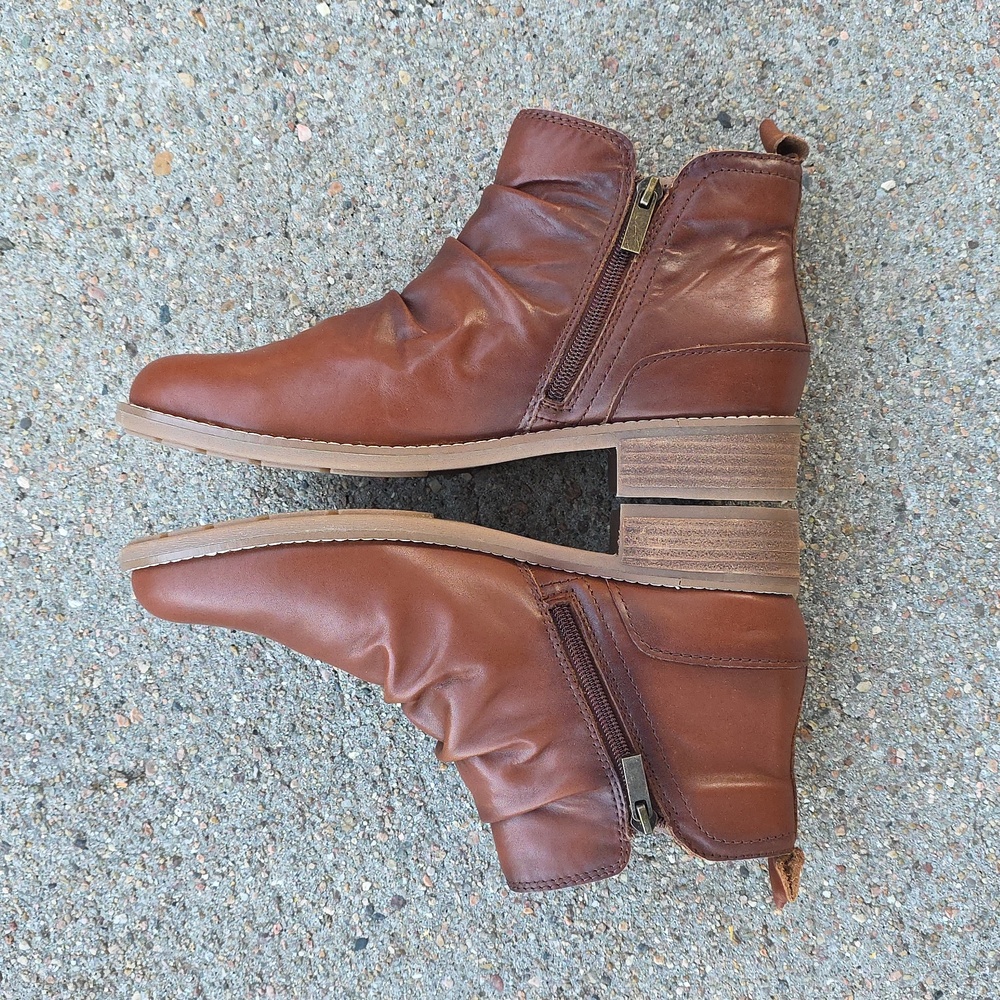 Earth Nadya Round Toe Ruched Leather Casual Booties Size 9 - Picture 4 of 10